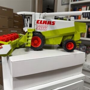 Bruder 1:16 Scale CLAAS Lexion 480 Combine Harvester (Model No. 02120)