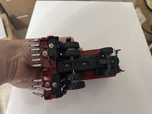 Case IH Module Express 625 Cotton Picker Toy - Image 5